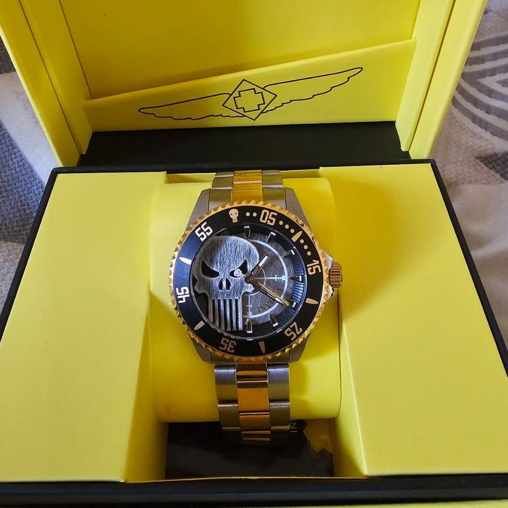 Marvel Punisher Men watch limited ed. 44mm No longer avail. on internet